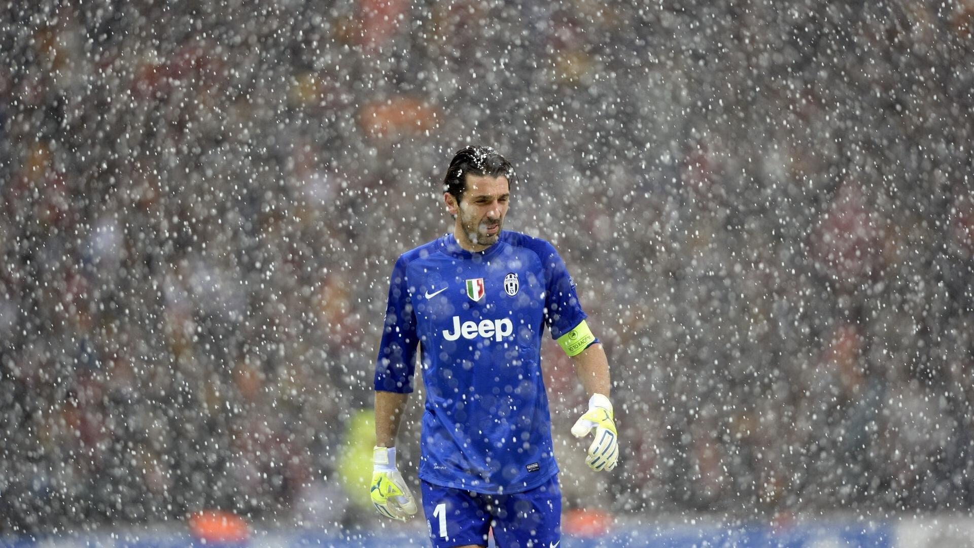 巴斯与哈德森今日启程返美 新赛季能否双双留队成焦点悬念